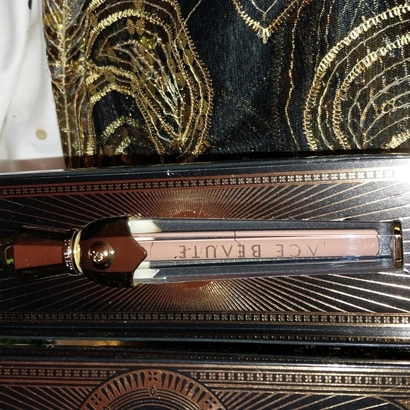 ACE BEAUTY POUF PERFECT PERFECT LIQUID LIPSTICK IN COLOR. PERFECT TO WAIT. - Picture 3 of 12